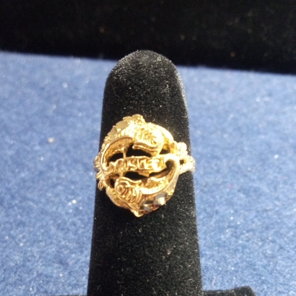 Elegant Goldtone  Women's Pisces Ring Size 5